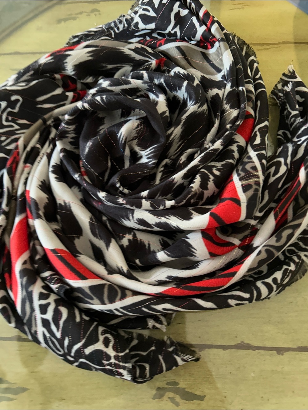 Chic Animal-Print Scarf with Red Accent 36“ x 36“ by limited express - Picture 2 of 7